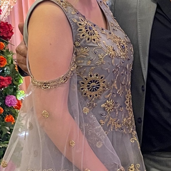 Indian dress - Picture 2 of 5